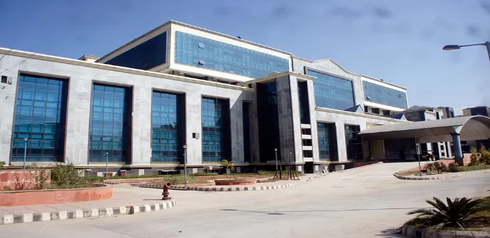 Shri Lal Bahadur Shastri Medical College Mandi