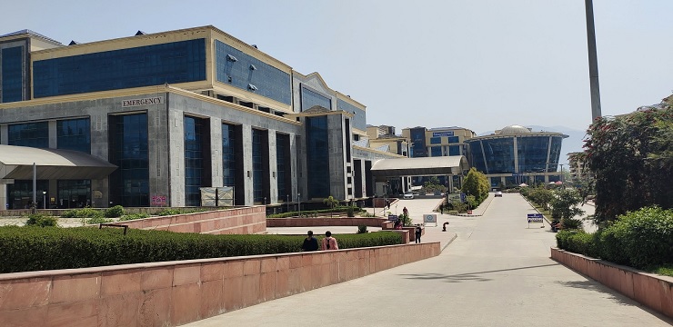 Shri Lal Bahadur Shastri Medical College Mandi