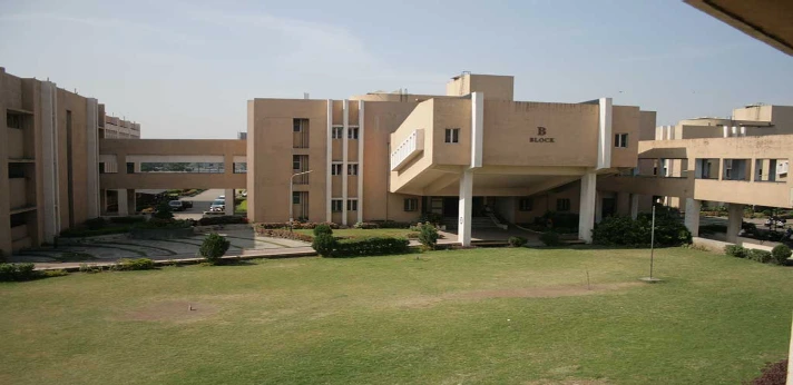 Surat Municipal Institute of Medical Education and Research